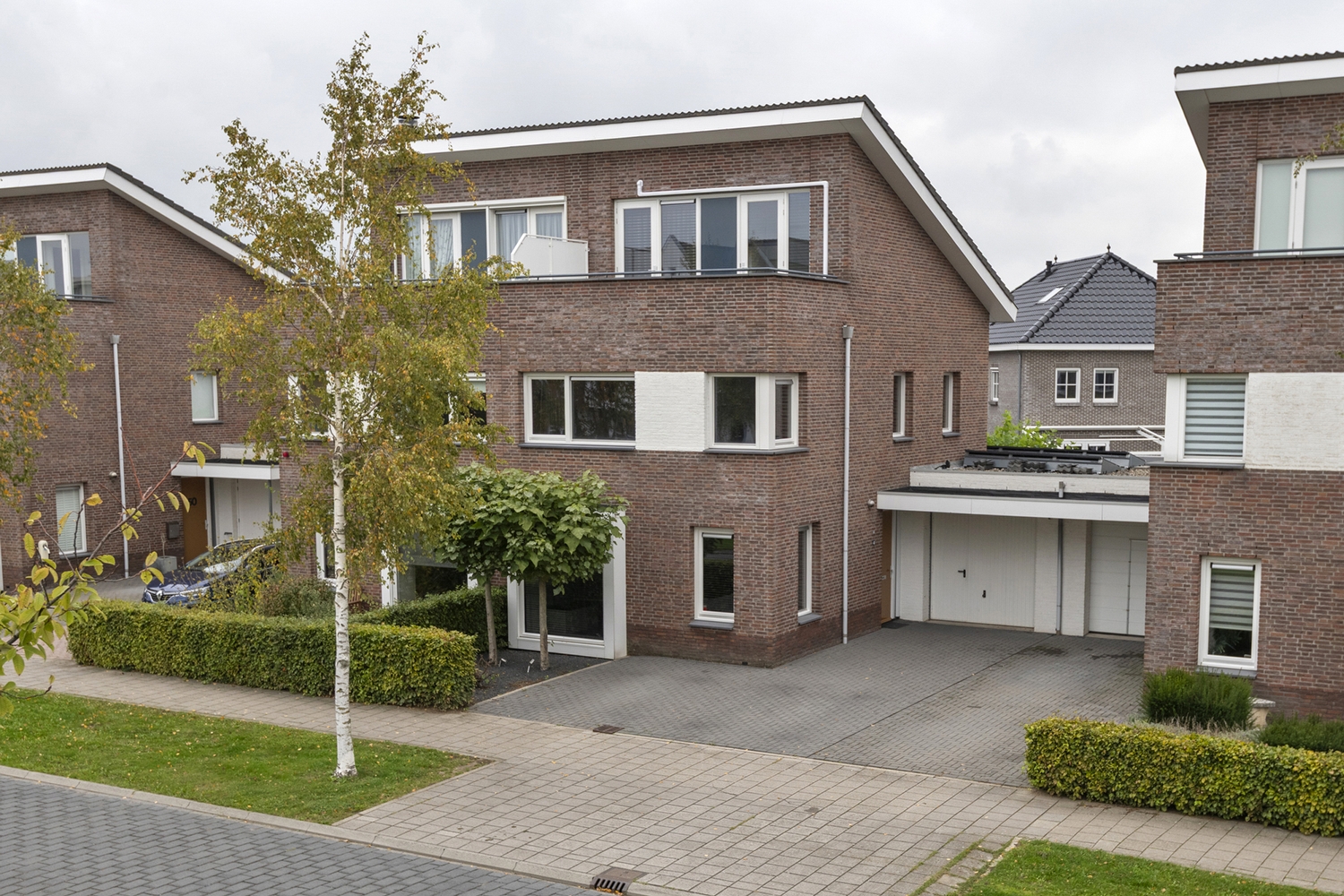 Aardbeivlinder 46, Tiel