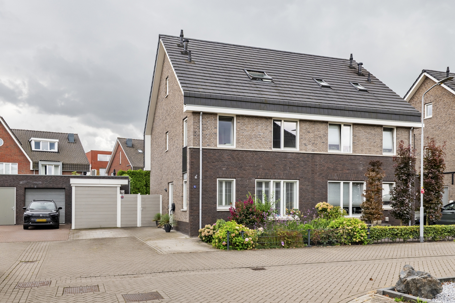 Grote Vuurvlinder 14, Tiel