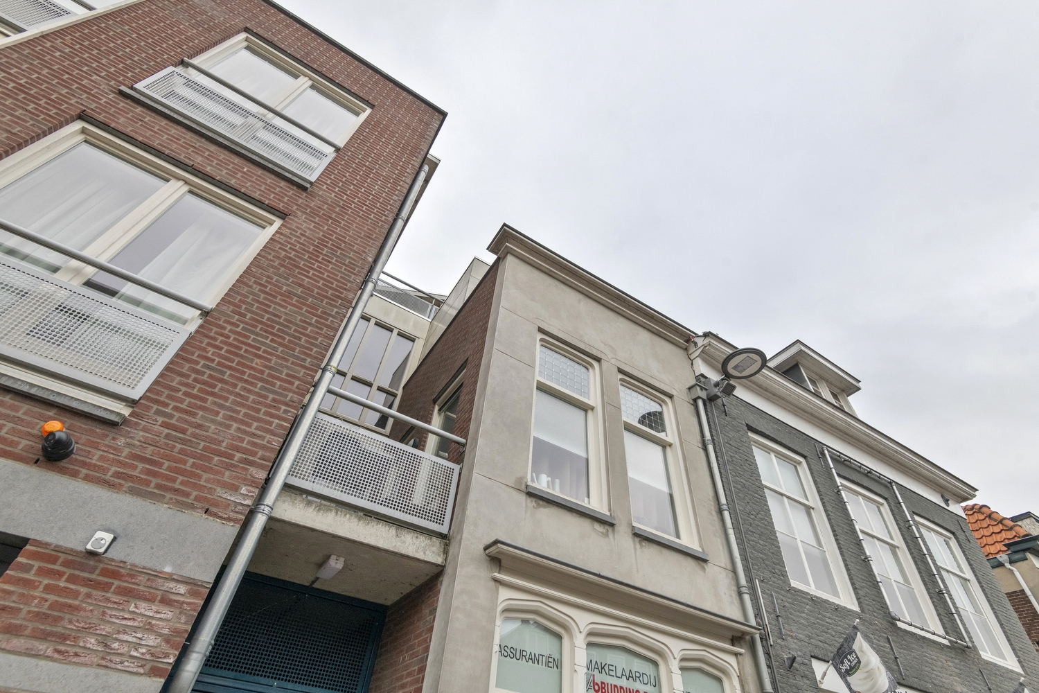 Plein 38 24, Tiel