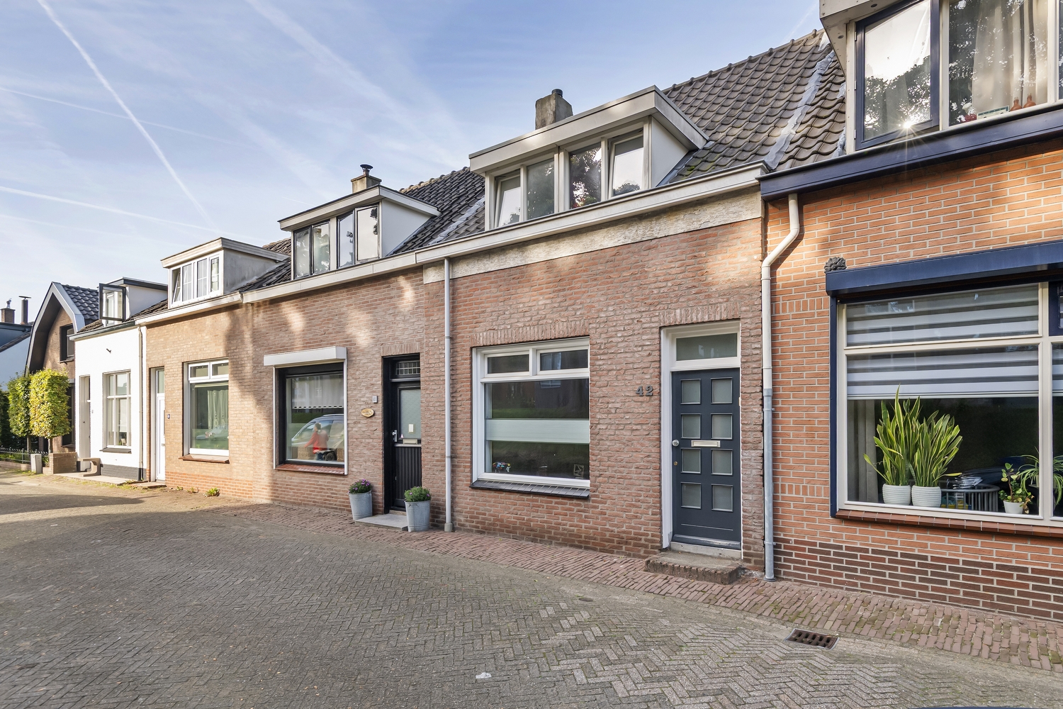 St. Walburgbuitensingel 42, Tiel
