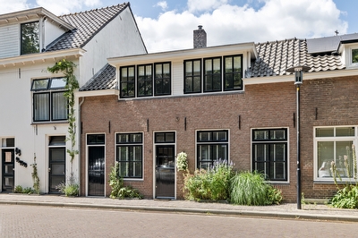 1e Achterstraat 8, Tiel