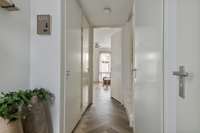 Aardbeivlinder 112, Tiel