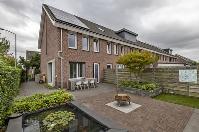 Aardbeivlinder 112, Tiel