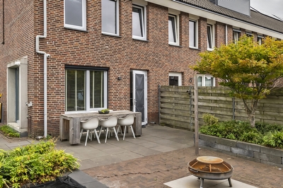 Aardbeivlinder 112, Tiel