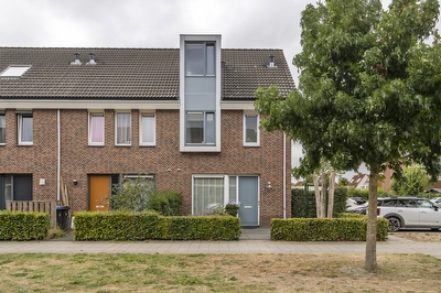 Aardbeivlinder 112, Tiel