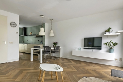 Aardbeivlinder 112, Tiel