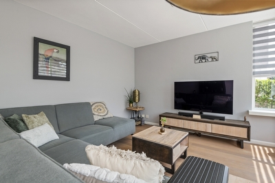Akelei 26, Tiel