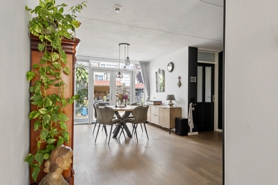 Akelei 26, Tiel