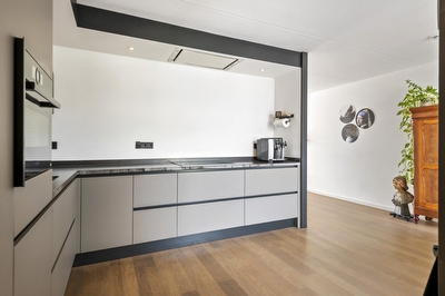 Akelei 26, Tiel