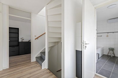 Akelei 26, Tiel