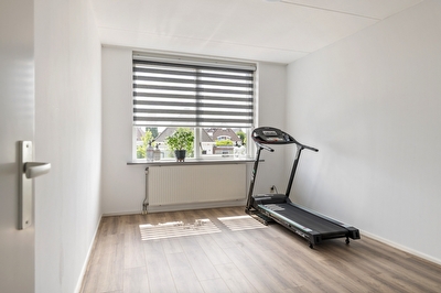 Akelei 26, Tiel