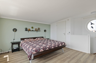 Akelei 26, Tiel