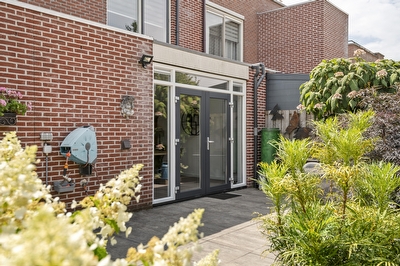 Akelei 26, Tiel