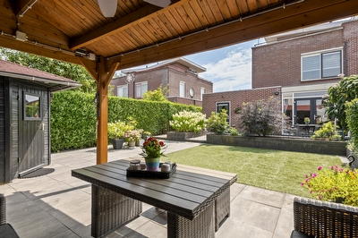 Akelei 26, Tiel