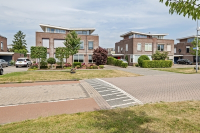 Akelei 26, Tiel