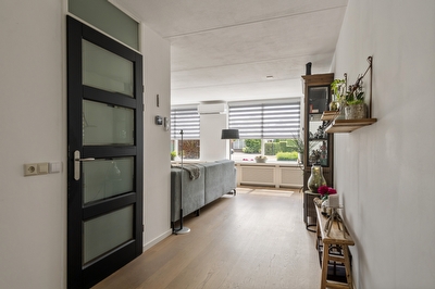 Akelei 26, Tiel