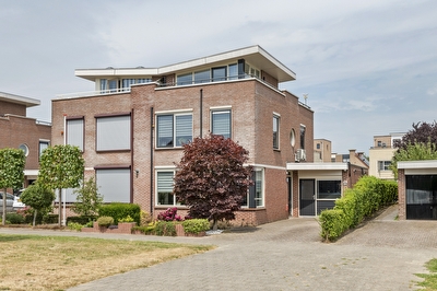 Akelei 26, Tiel