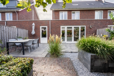 Bruine Eikenpage 60, Tiel