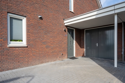 Bruine Eikenpage 60, Tiel