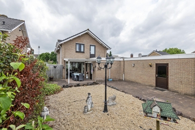 Dijkstraat 4 a, Beneden-Leeuwen