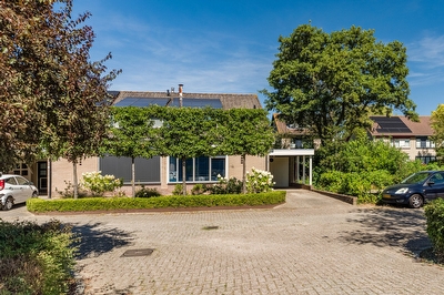 Fruitplein 7, Beneden-Leeuwen