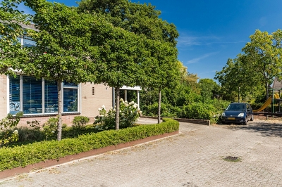 Fruitplein 7, Beneden-Leeuwen