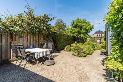 Fruitplein 7, Beneden-Leeuwen