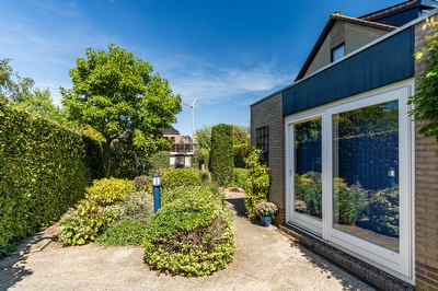 Fruitplein 7, Beneden-Leeuwen