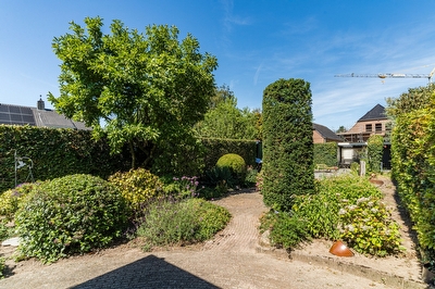 Fruitplein 7, Beneden-Leeuwen