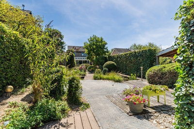 Fruitplein 7, Beneden-Leeuwen