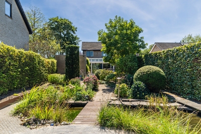 Fruitplein 7, Beneden-Leeuwen