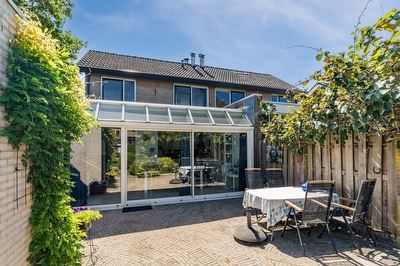 Fruitplein 7, Beneden-Leeuwen