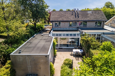 Fruitplein 7, Beneden-Leeuwen