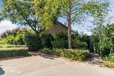 Fruitplein 7, Beneden-Leeuwen
