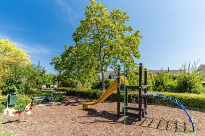 Fruitplein 7, Beneden-Leeuwen