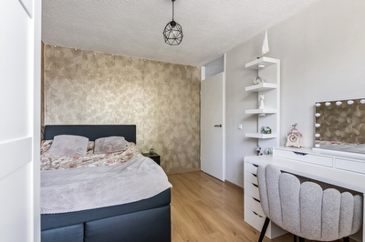 Gallencamp 28, Tiel
