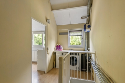 Gallencamp 28, Tiel