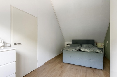 Gallencamp 28, Tiel