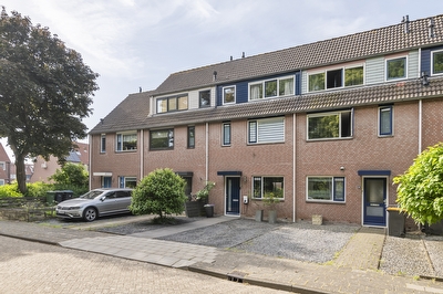 Gallencamp 28, Tiel