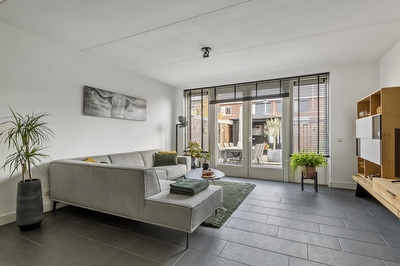 Gentiaanblauwtje 11, Tiel