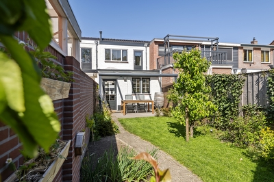 Honingstraat 15, Tiel