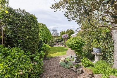 Lijsterstraat 2, Tiel