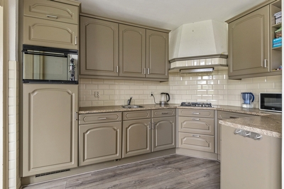 Ottenhofstat 36, Kerk-Avezaath