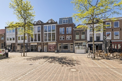 Plein 16, Tiel