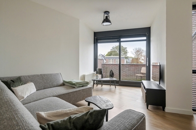 Plein 38 24, Tiel