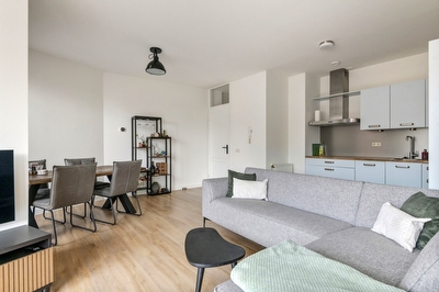 Plein 38 24, Tiel