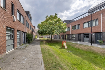 Roosjestin 12, Tiel
