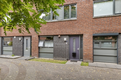 Roosjestin 12, Tiel