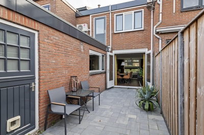 St. Walburgbuitensingel 42, Tiel
