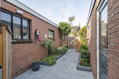 St. Walburgbuitensingel 42, Tiel